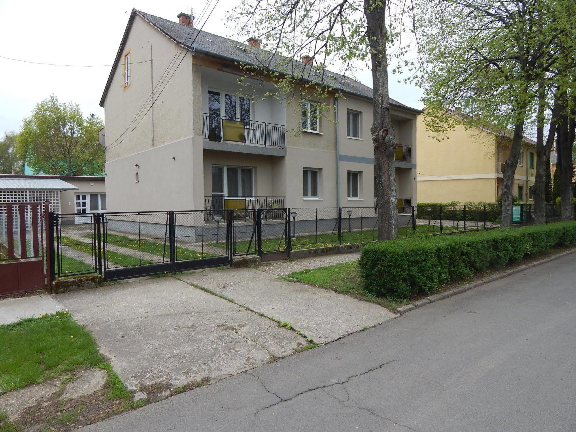 Hajdu Vendeghaz Hotel Hajdúszoboszló Exterior foto